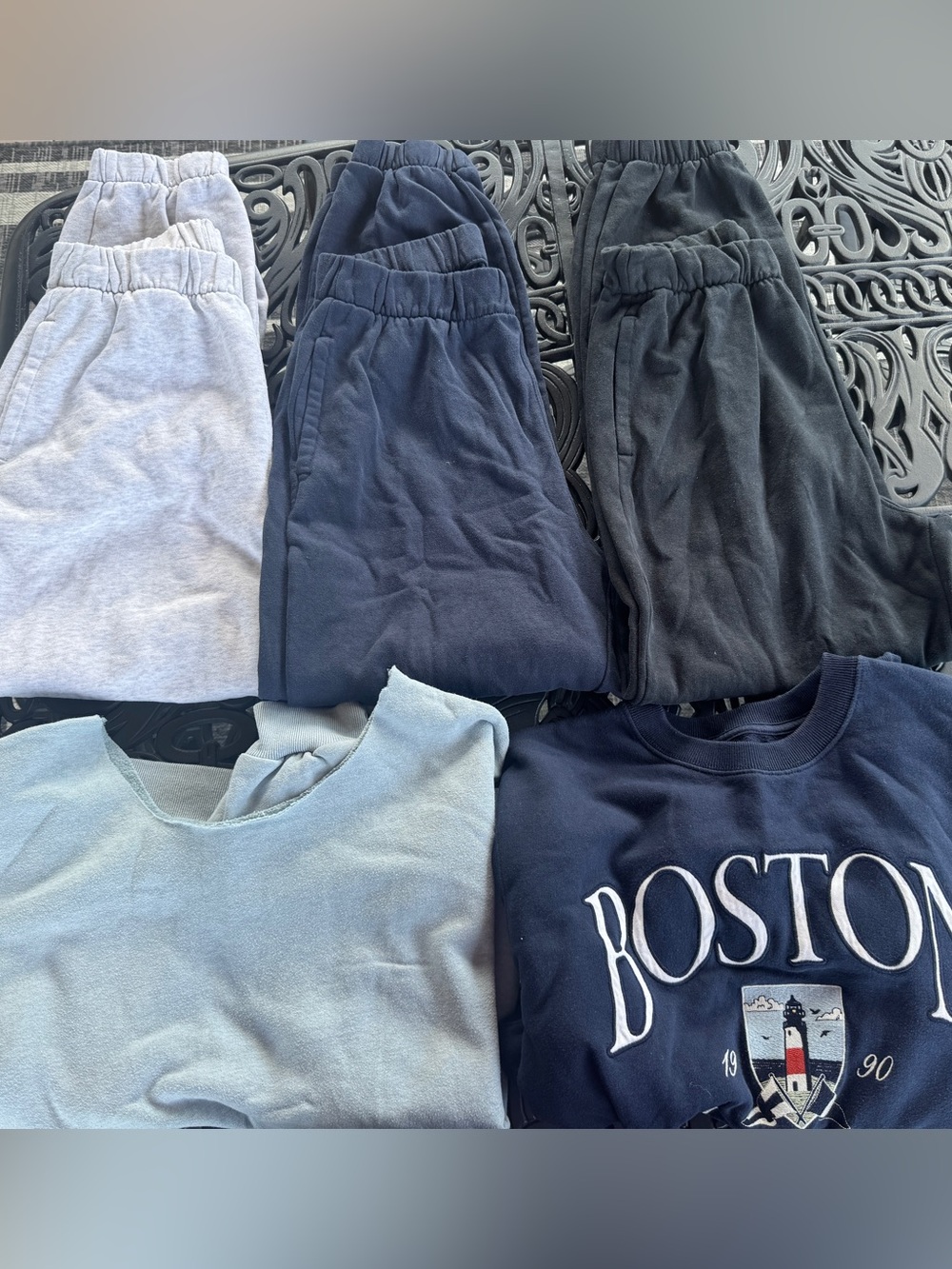 XS Hollister Sweatpants - Gray, Navy & Black and sweatshirts.